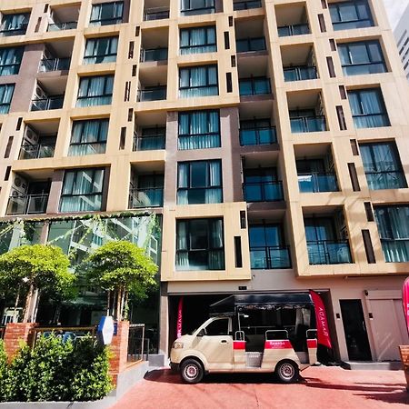 Ramada By Wyndham Bangkok Ten Ekamai Residences エクステリア 写真
