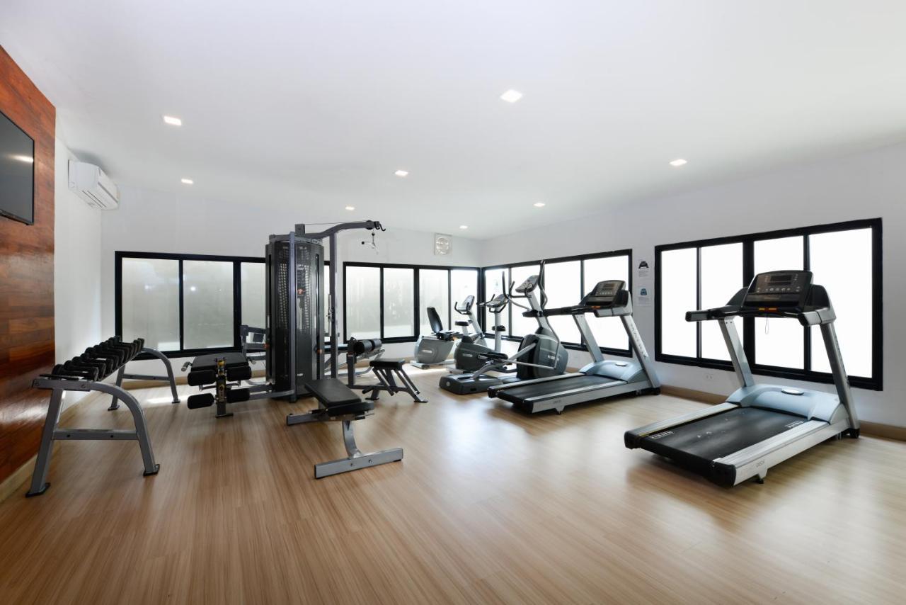 Ramada By Wyndham Bangkok Ten Ekamai Residences エクステリア 写真
