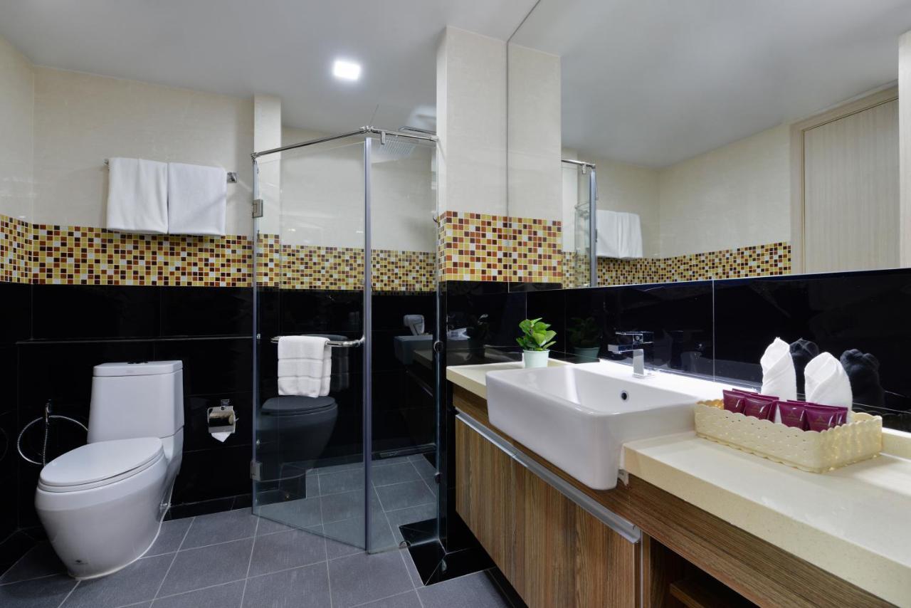 Ramada By Wyndham Bangkok Ten Ekamai Residences エクステリア 写真