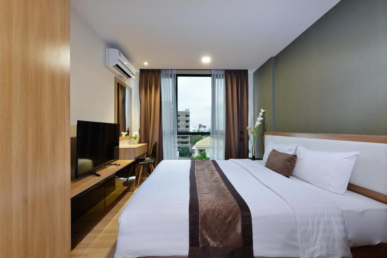 Ramada By Wyndham Bangkok Ten Ekamai Residences エクステリア 写真