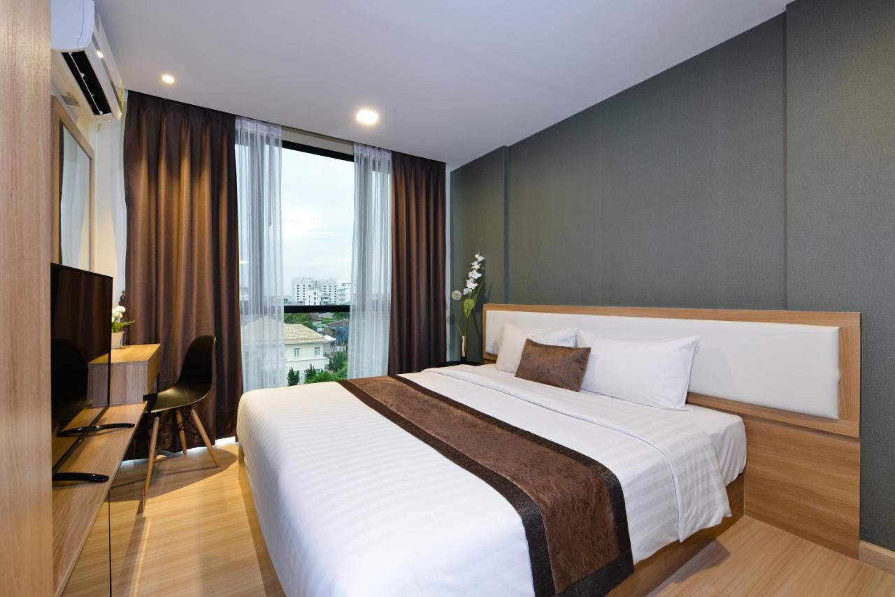 Ramada By Wyndham Bangkok Ten Ekamai Residences エクステリア 写真