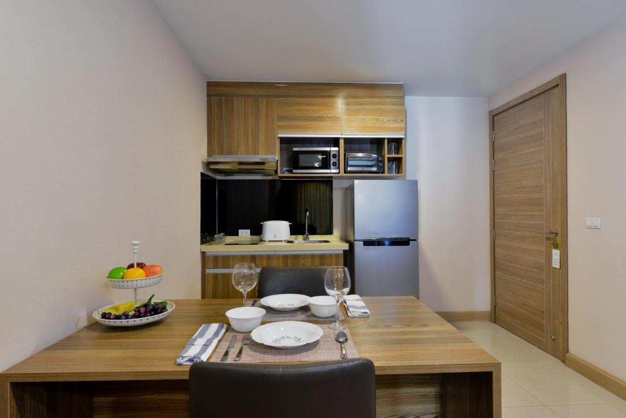 Ramada By Wyndham Bangkok Ten Ekamai Residences エクステリア 写真