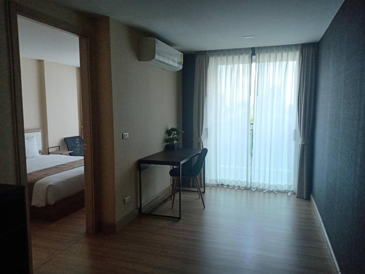 Ramada By Wyndham Bangkok Ten Ekamai Residences エクステリア 写真
