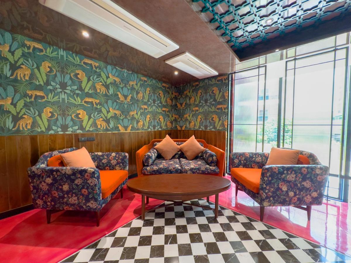 Ramada By Wyndham Bangkok Ten Ekamai Residences エクステリア 写真