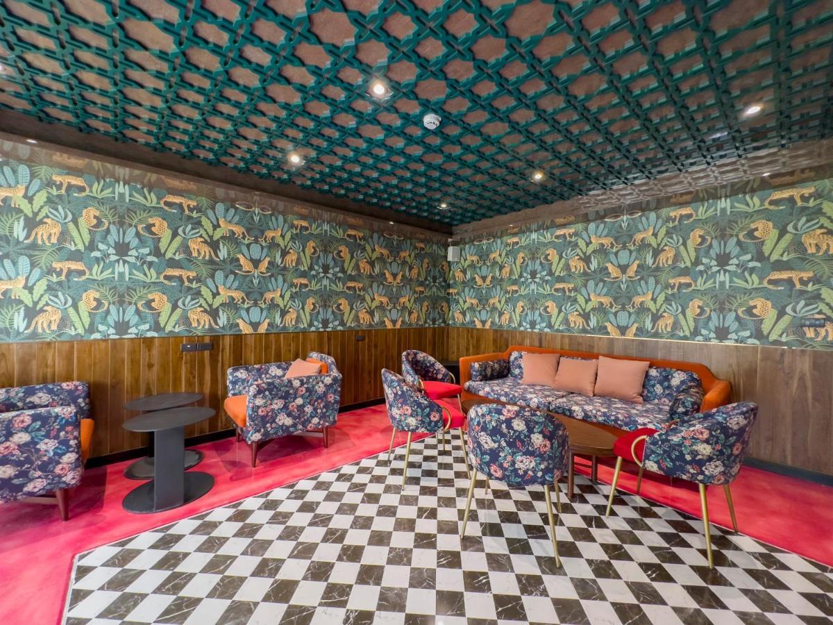 Ramada By Wyndham Bangkok Ten Ekamai Residences エクステリア 写真