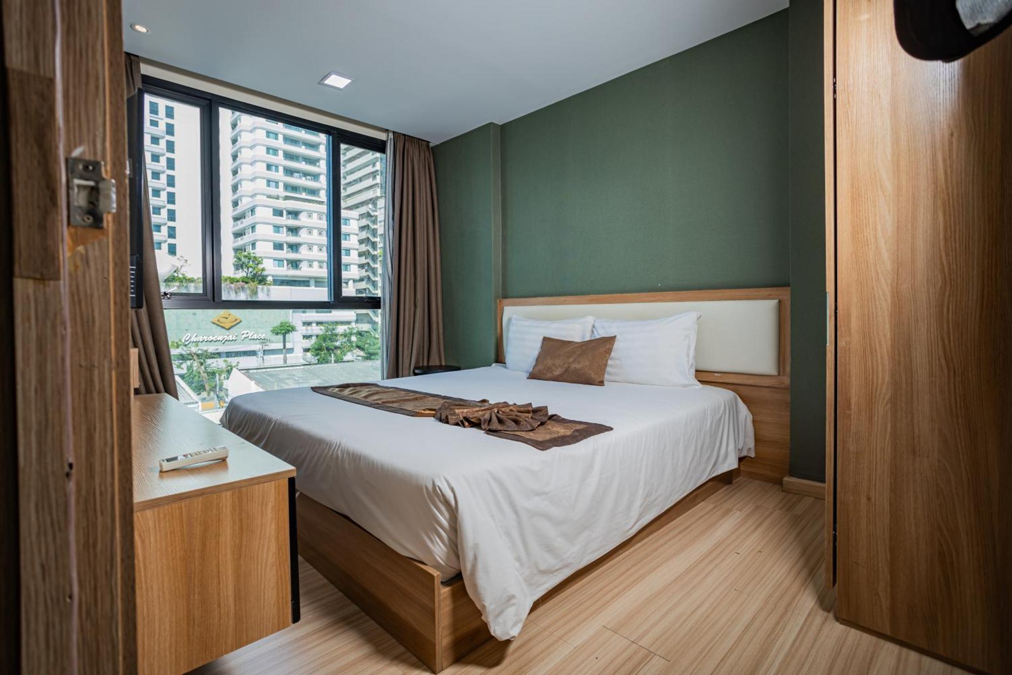 Ramada By Wyndham Bangkok Ten Ekamai Residences エクステリア 写真