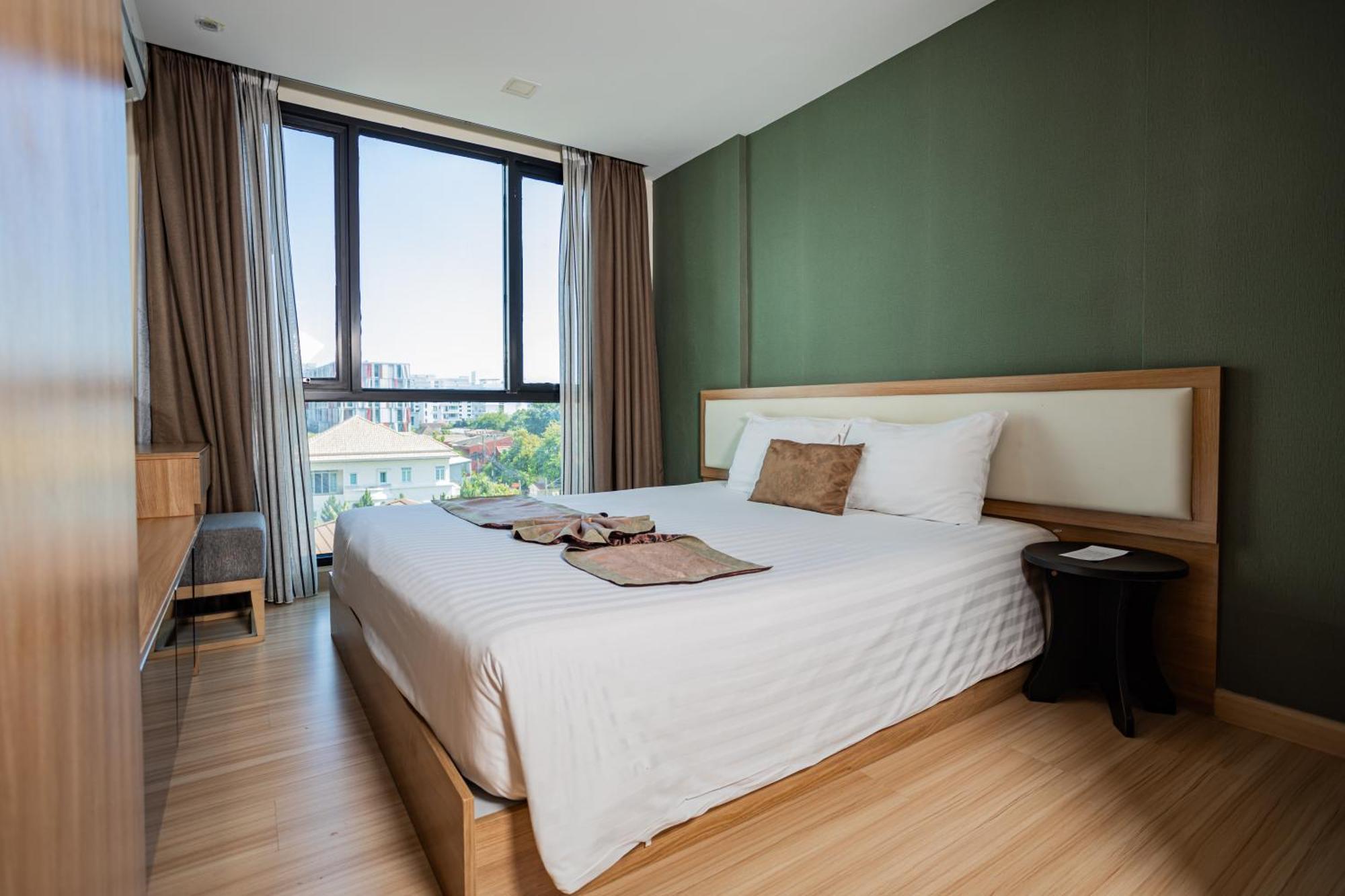 Ramada By Wyndham Bangkok Ten Ekamai Residences エクステリア 写真