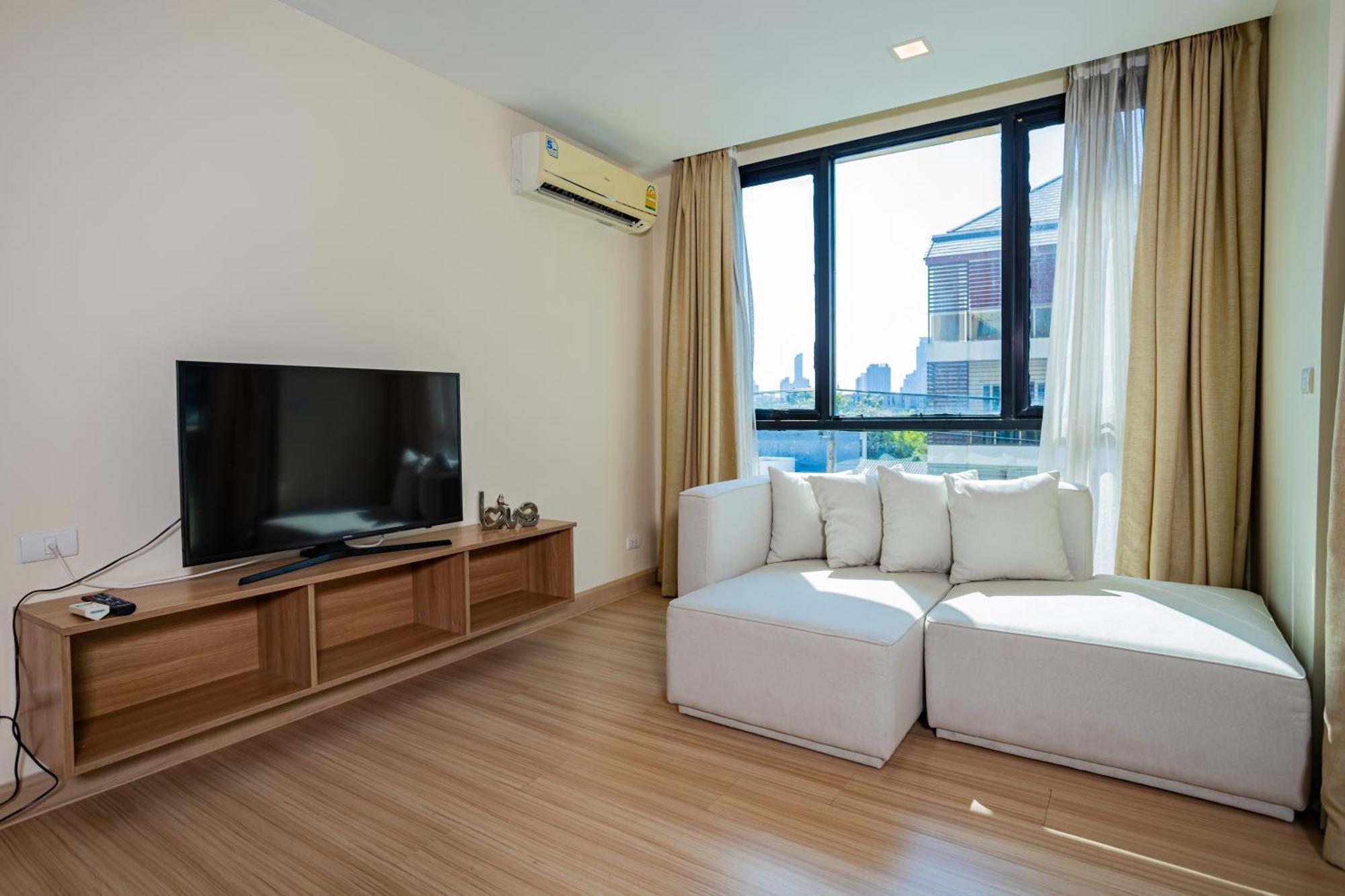 Ramada By Wyndham Bangkok Ten Ekamai Residences エクステリア 写真