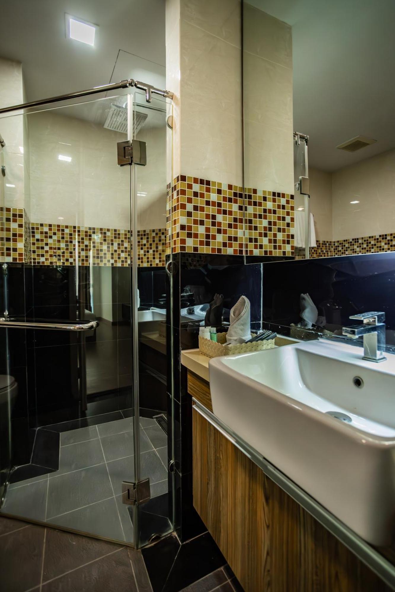 Ramada By Wyndham Bangkok Ten Ekamai Residences エクステリア 写真